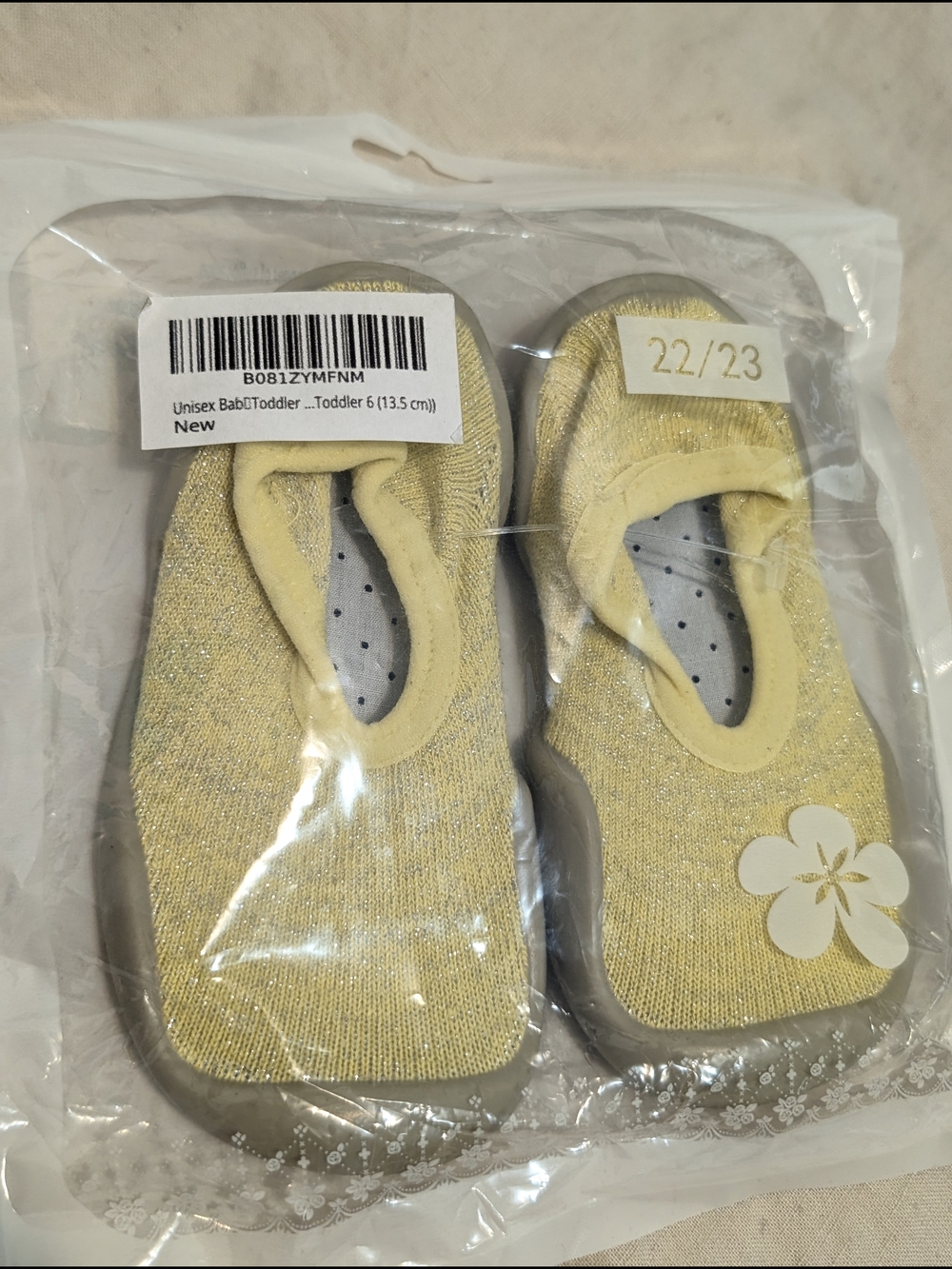 Nwt Toddler Sparkle Slip-On Shoes in Pale Yellow (22/23 Eu 6-7 Us)